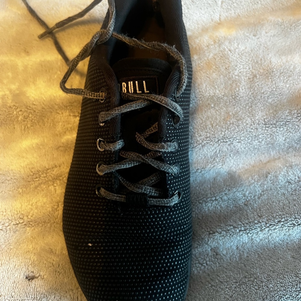 No Bull shoes- Men’s size 7- black with grey laces